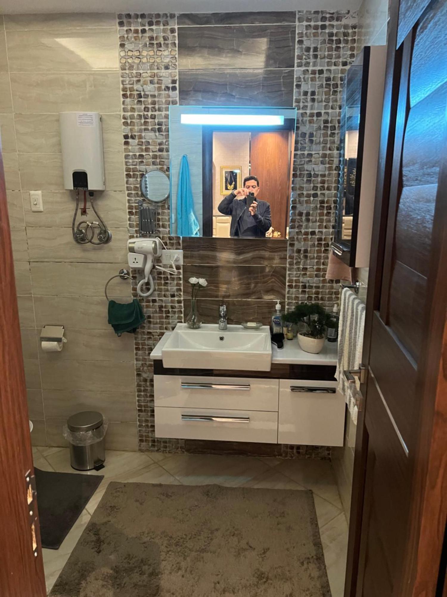 شقه مفروشه فاخره بالقاهره الجديده Appartement New Cairo Buitenkant foto